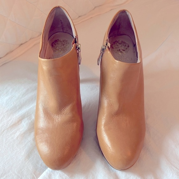 💕 Vince Camuto “Elvin” Caramel Bootie Size 8 M - Picture 3 of 12